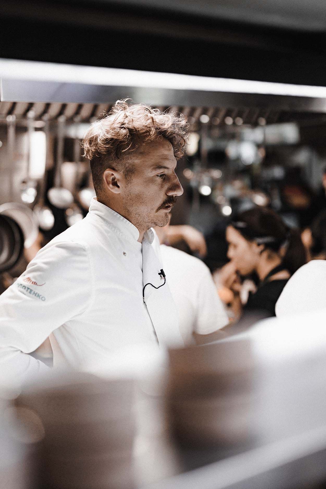 100 rokiv tomu vpered