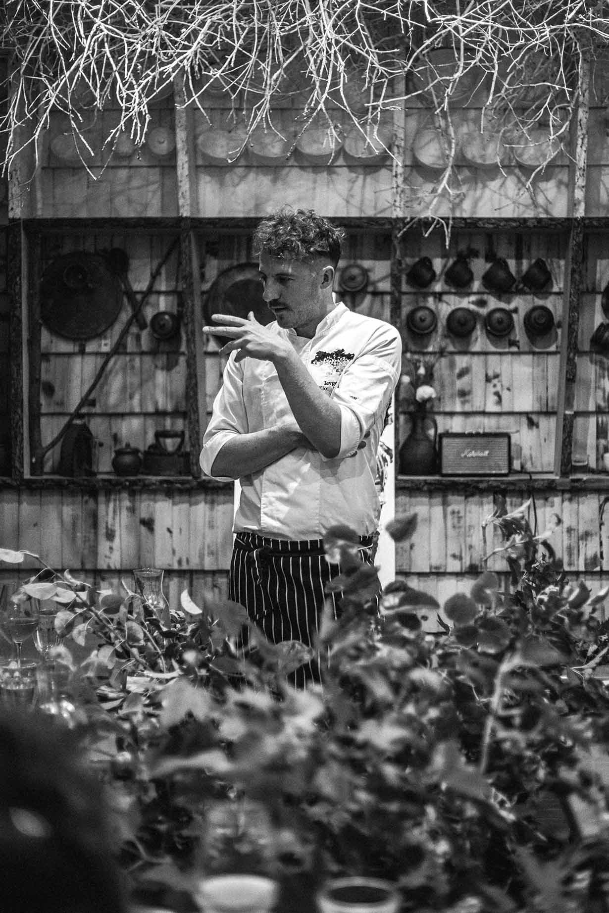 100 rokiv tomu vpered